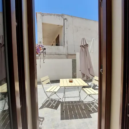 Il Faro Della Guitgia Tommasino Hotel