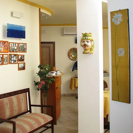 Hotel Il Faro Della Guitgia Tommasino