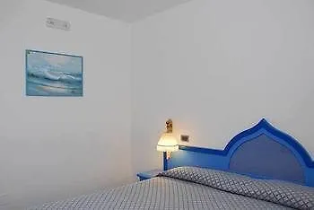 Hotel Il Faro Della Guitgia Tommasino 3*