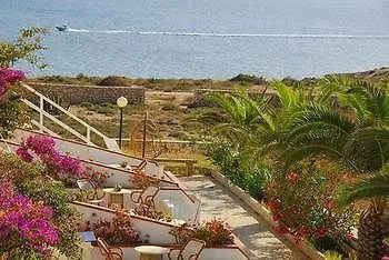 Hotel Il Faro Della Guitgia Tommasino
