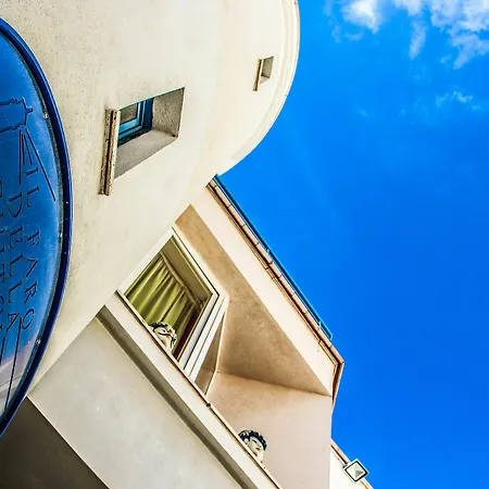 Il Faro Della Guitgia Tommasino Hotel