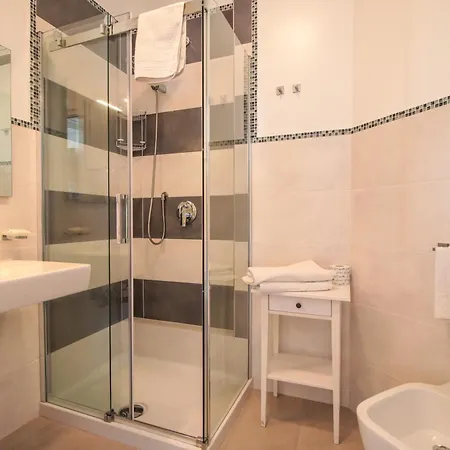 Otel Il Faro Della Guitgia Tommasino 3*