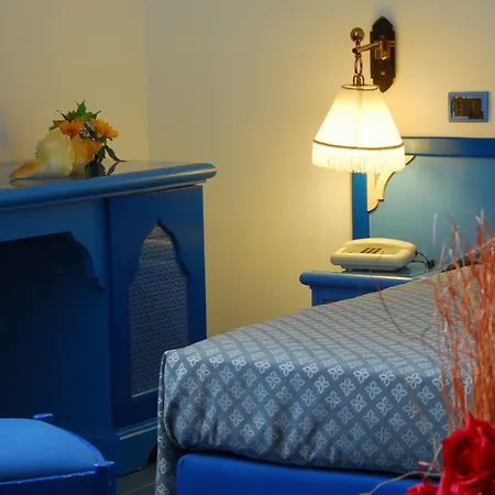 Il Faro Della Guitgia Tommasino Otel 3*